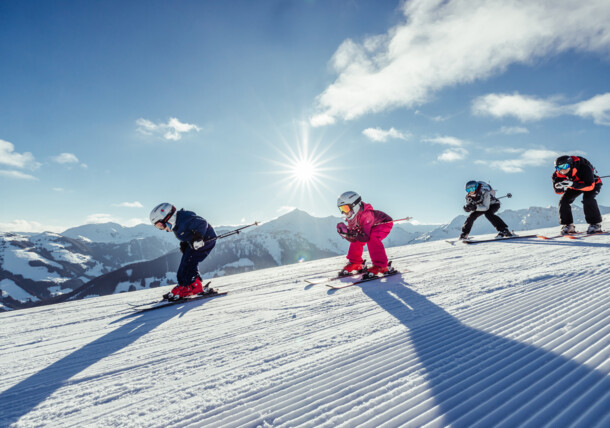     Family skiing in the Ski Juwel Alpbachtal Wildschönau region 